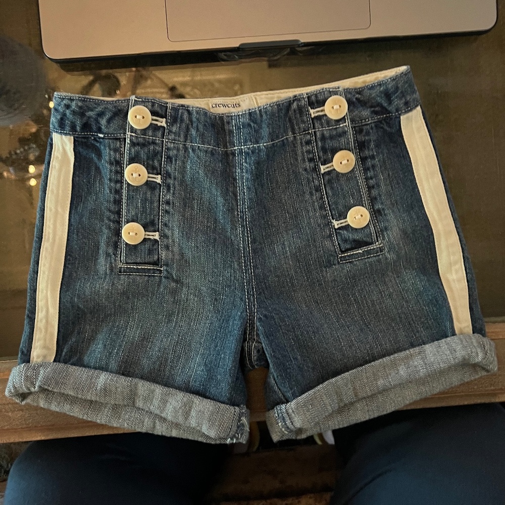 Girls Crewcuts Denim Flat Front Shorts with Buttons and Stripe,  NWOT sz. 7